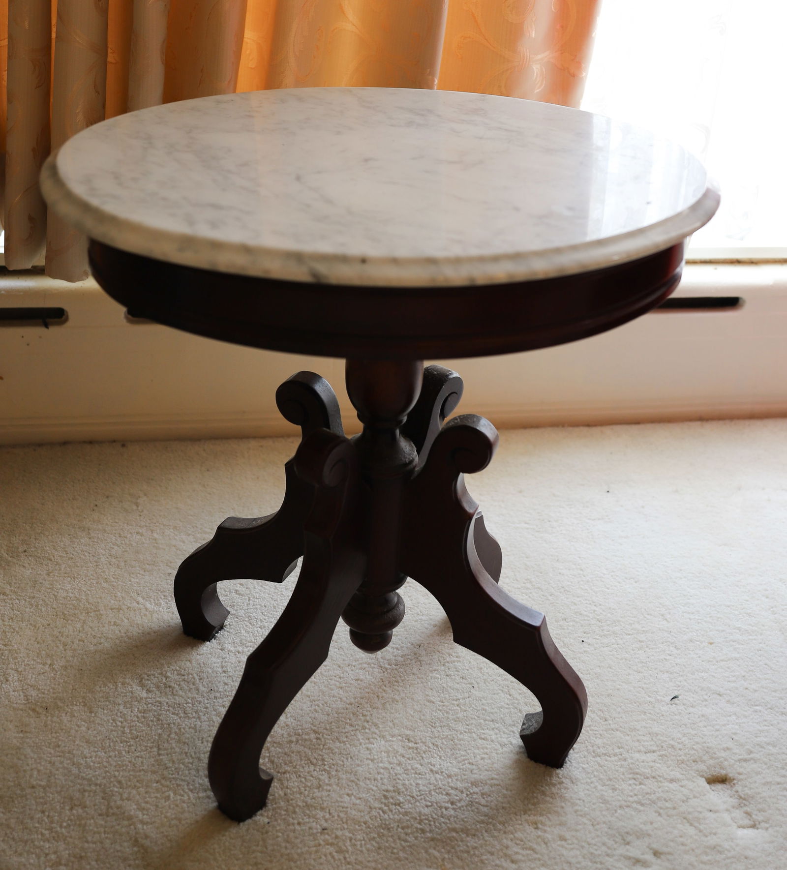(2) VICTORIAN STYLE END TABLES (1 of 5)