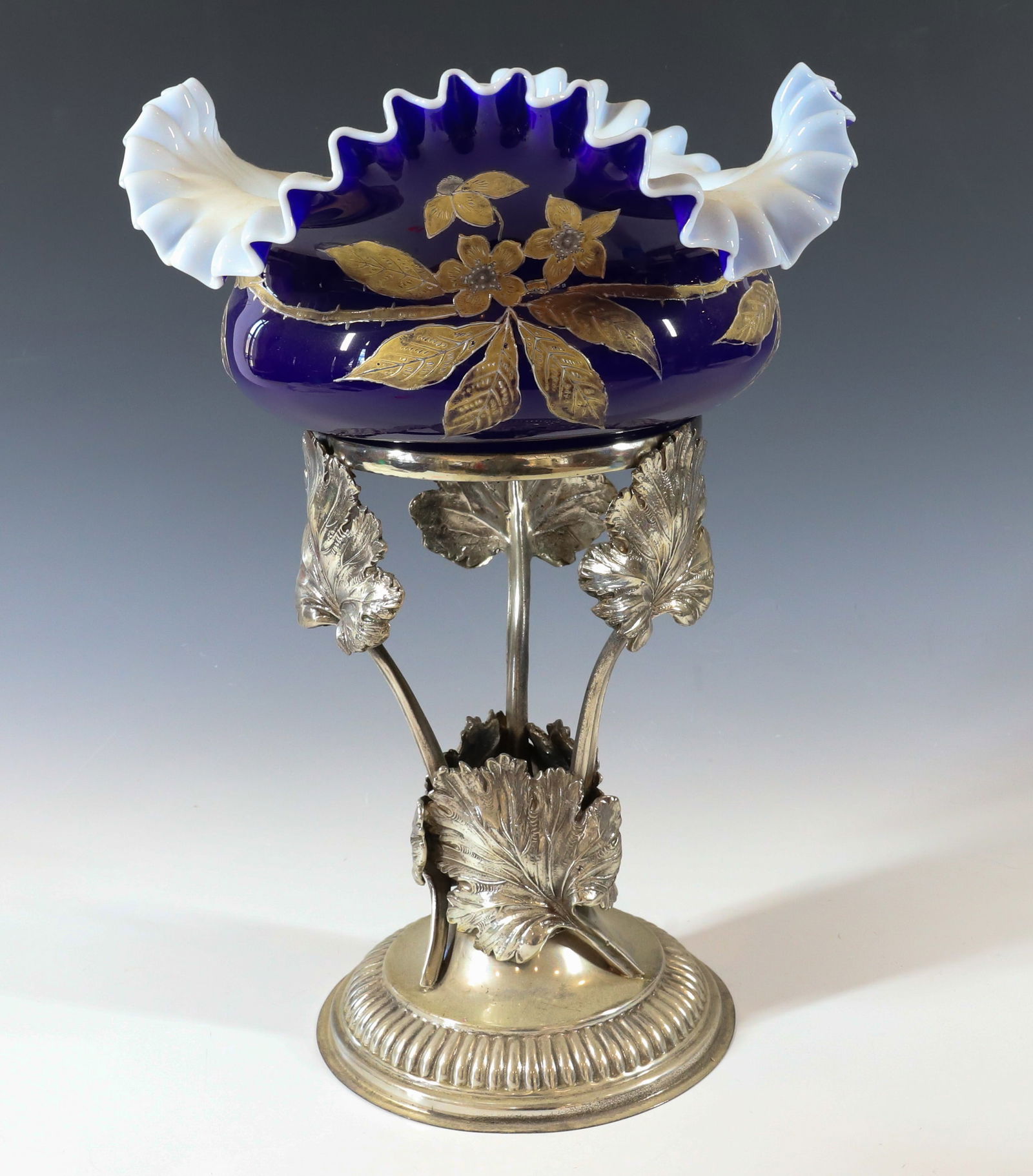 ART GLASS CENTERPIECE BOWL (1 of 4)