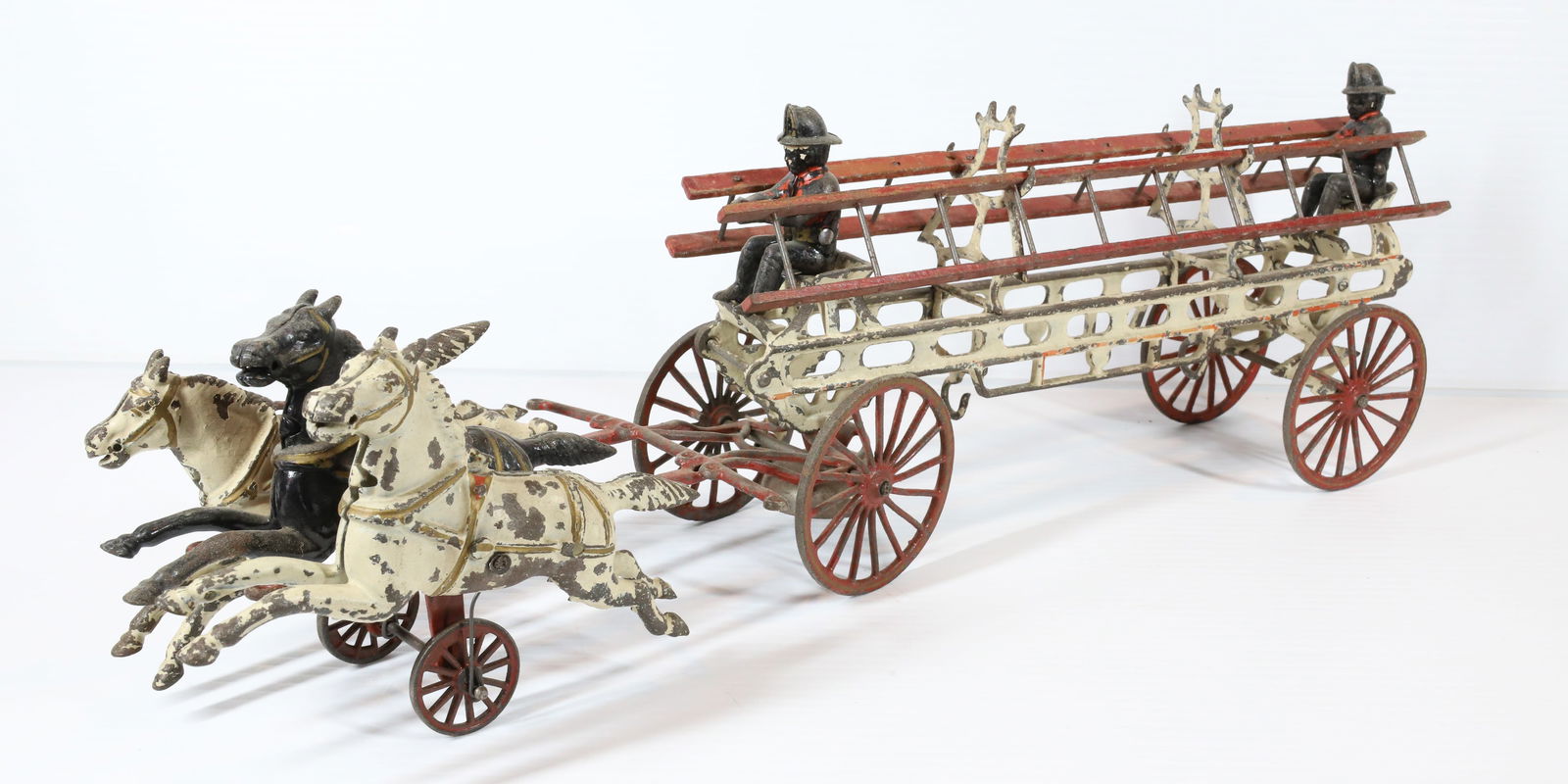VINTAGE CAST IRON HORSE DRAWN LADDER WAGON (1 of 3)