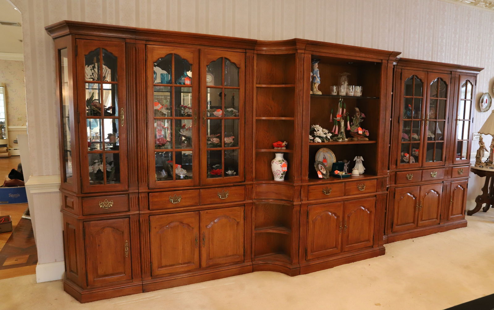 THOMASVILLE WALL UNIT  LARGE (1 of 3)