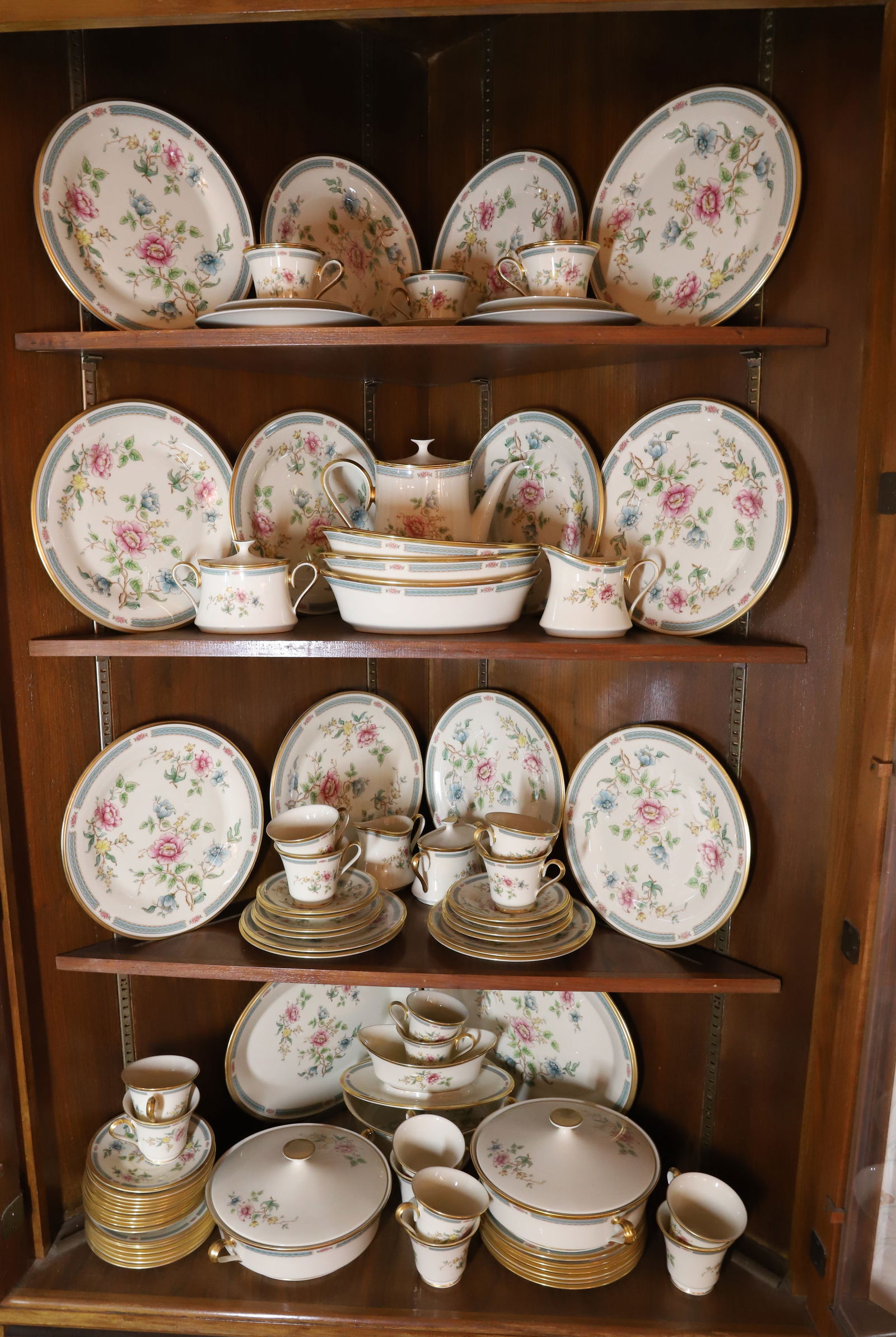 LENOX CHINA SERVICE FOR (12) (1 of 5)