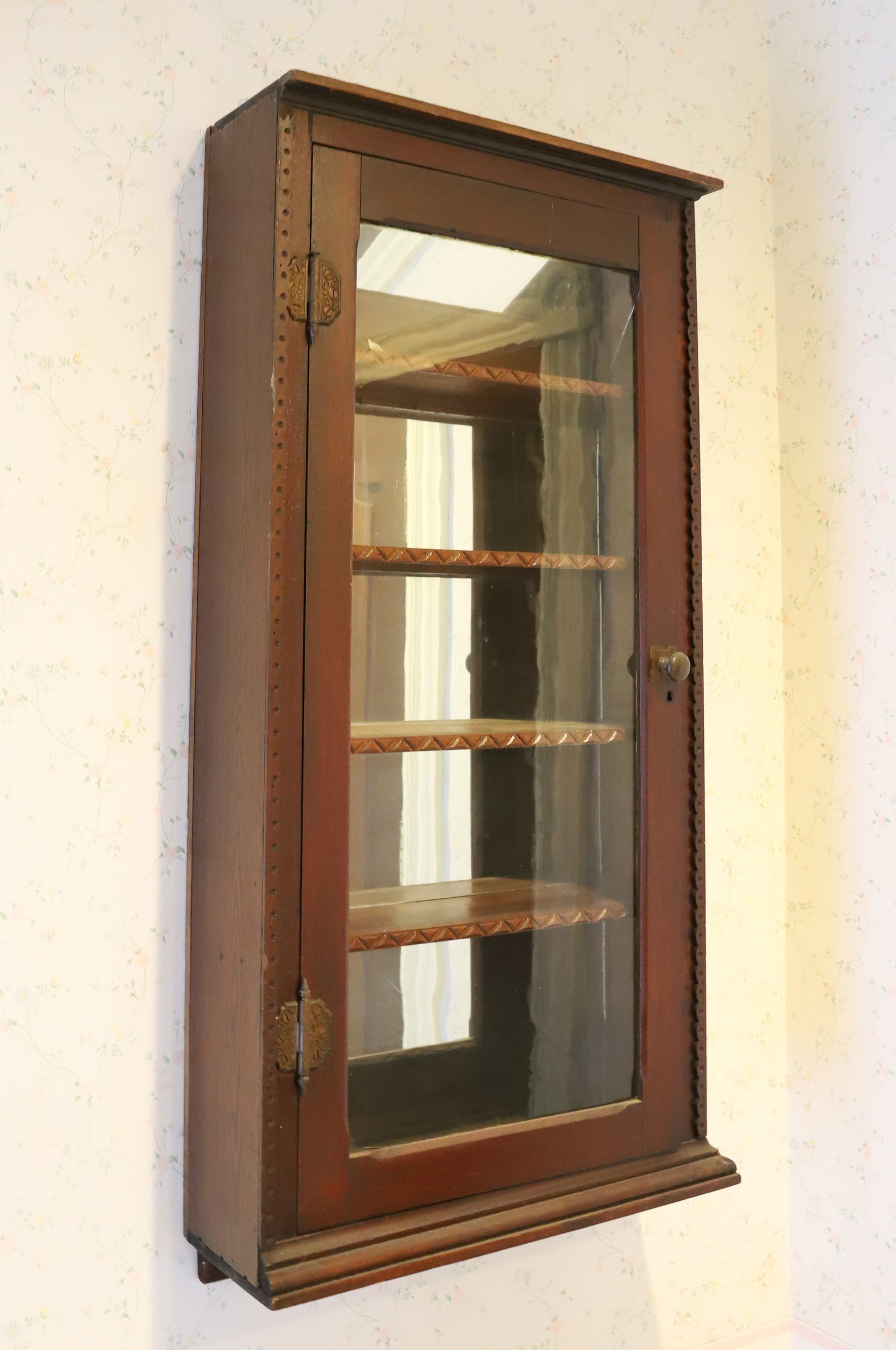 ANTIQUE WALL CABINET: DARK WOOD ONE DOOR CABINET WITH FOUR SHELVES PLEASE READ CAREFULLY - Terms for Purchasing and Shipping of Auction Items. Please read carefully before bidding. All payments for purchases will be made t