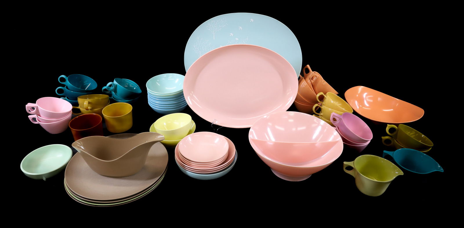 (57) PIECES OF MELMAC DISHES (1 of 6)