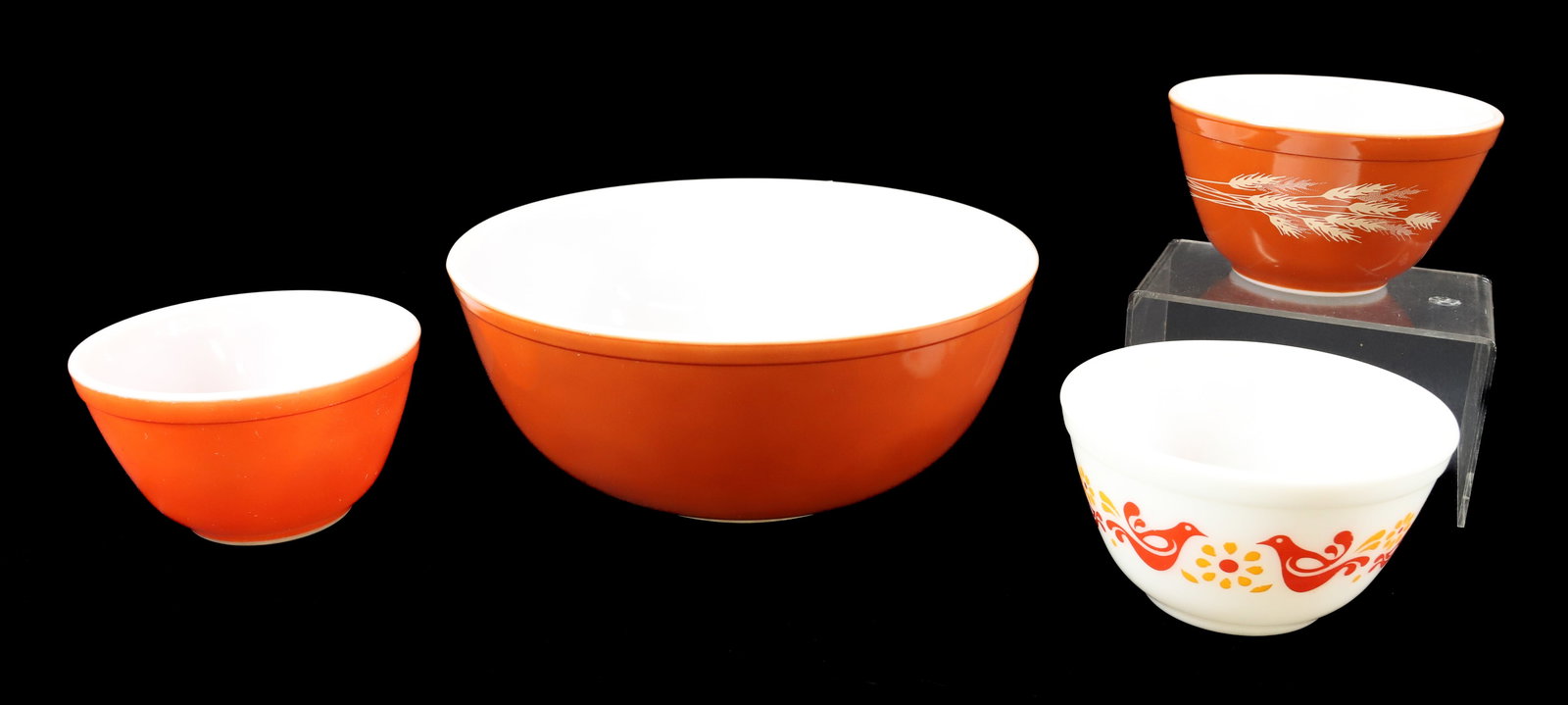 LOT OF PYREX MIXING BOWLS (1 of 4)