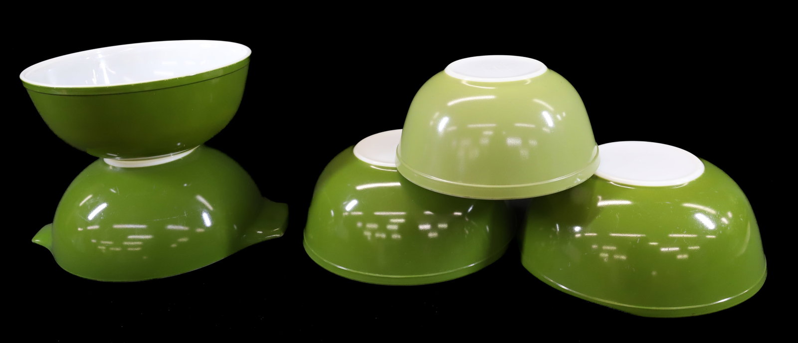 LOT OF PYREX MIXING BOWLS: (5) MIXING BOWLS IN GREEN. THREE 10 1/2" D. ONE 8 3/4" D. ONE CINDERELLA BOWL 13" D. PLEASE READ CAREFULLY - Terms for Purchasing and Shipping of Auction Items. Please read carefully before bidding. A