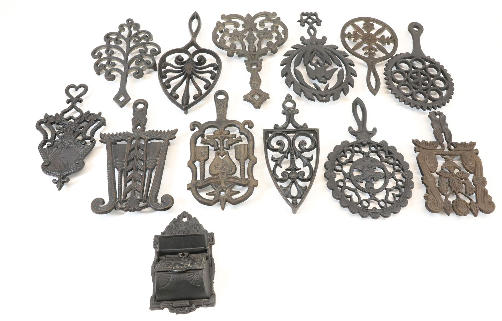 (12) TRIVETS AND MATCH HOLDER (1 of 6)