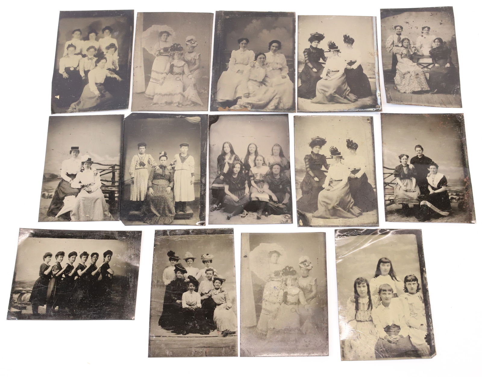 LOT OF ANTIQUE TINTYPES (1 of 3)