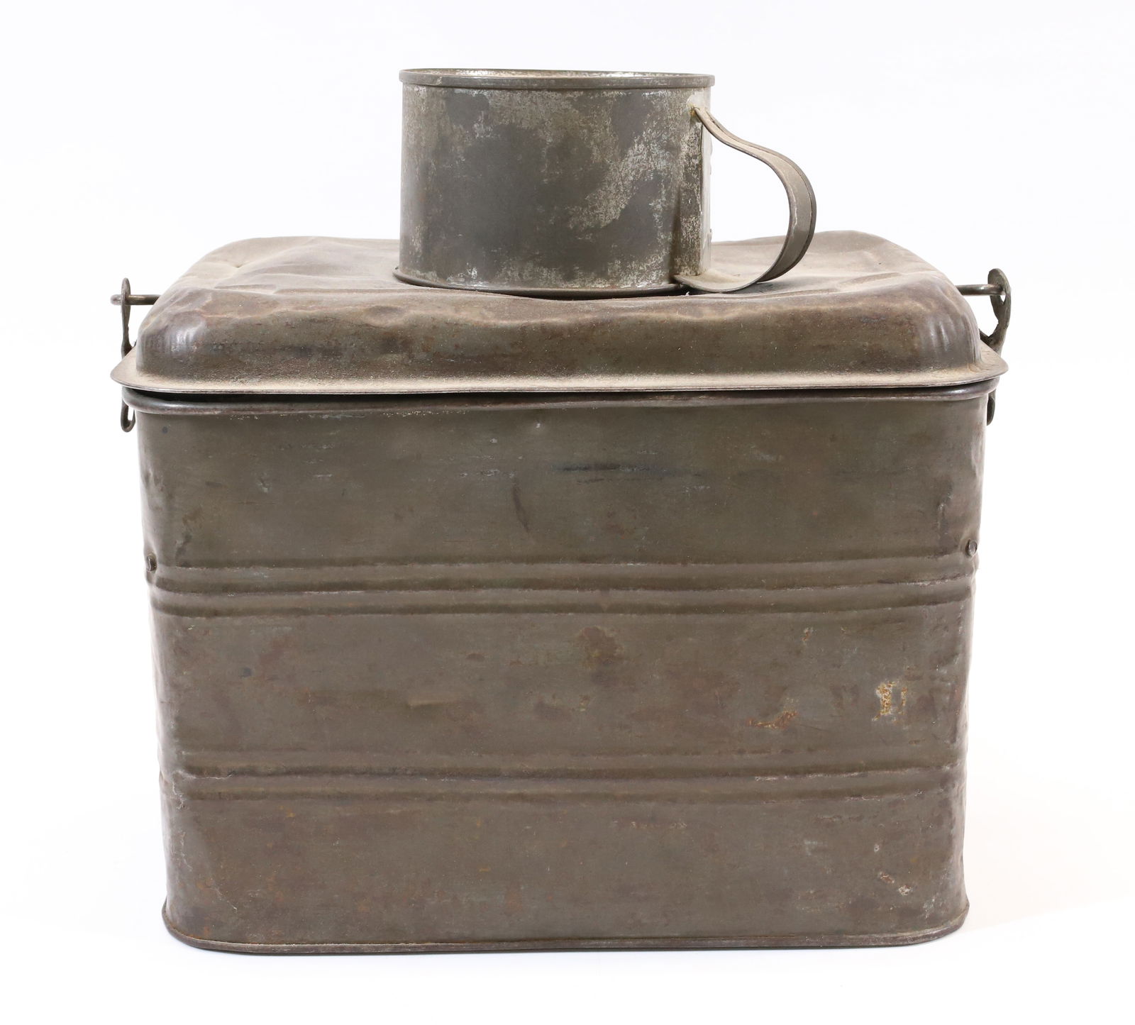 MINER'S TIN LUNCH BOX AND CUP (1 of 4)