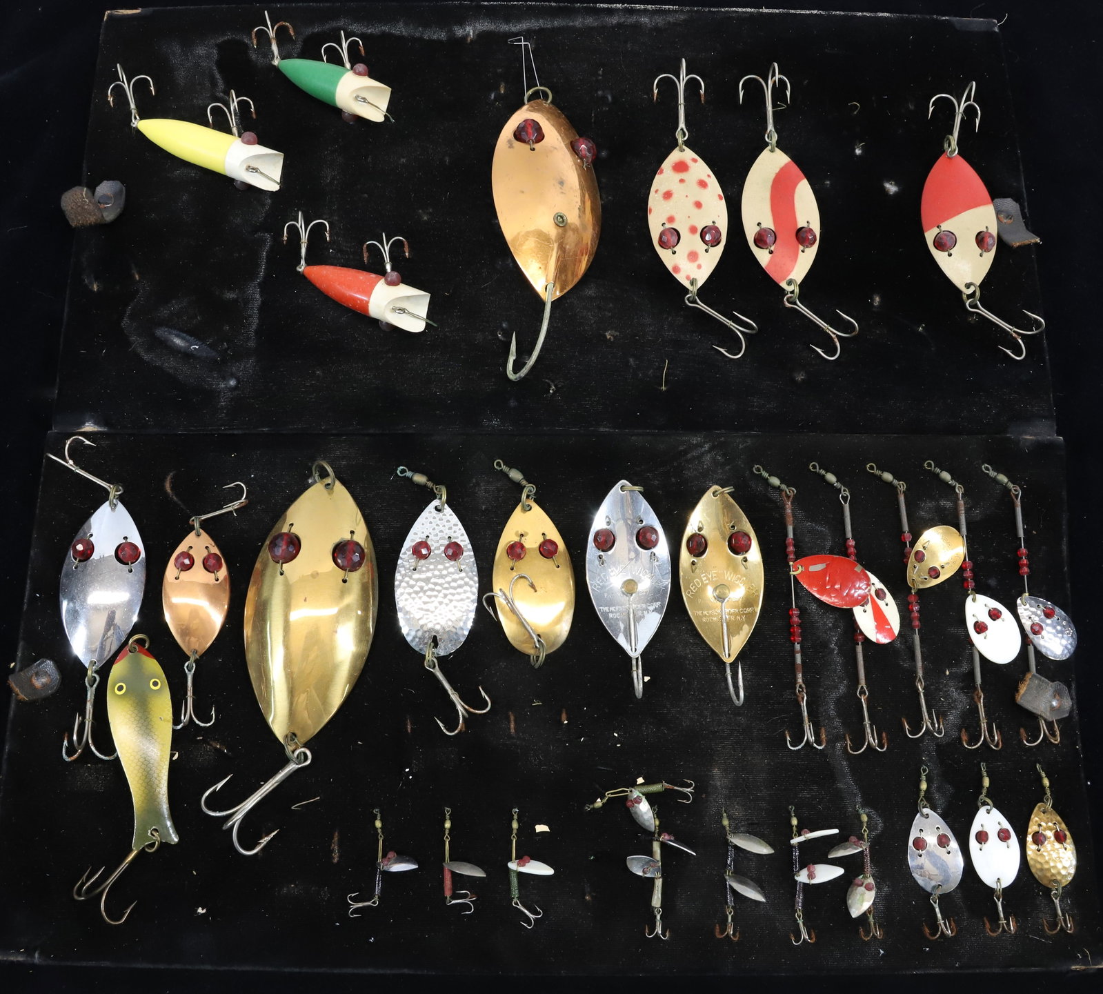 LOT OF FISHING LURES: VARIOUS SIZES AND STYLES. RED-EYE MUSKIE, RED-EYE WIGGLER, MORE. PLEASE READ CAREFULLY - Terms for Purchasing and Shipping of Auction Items. Please read carefully before bidding. All payments for purc