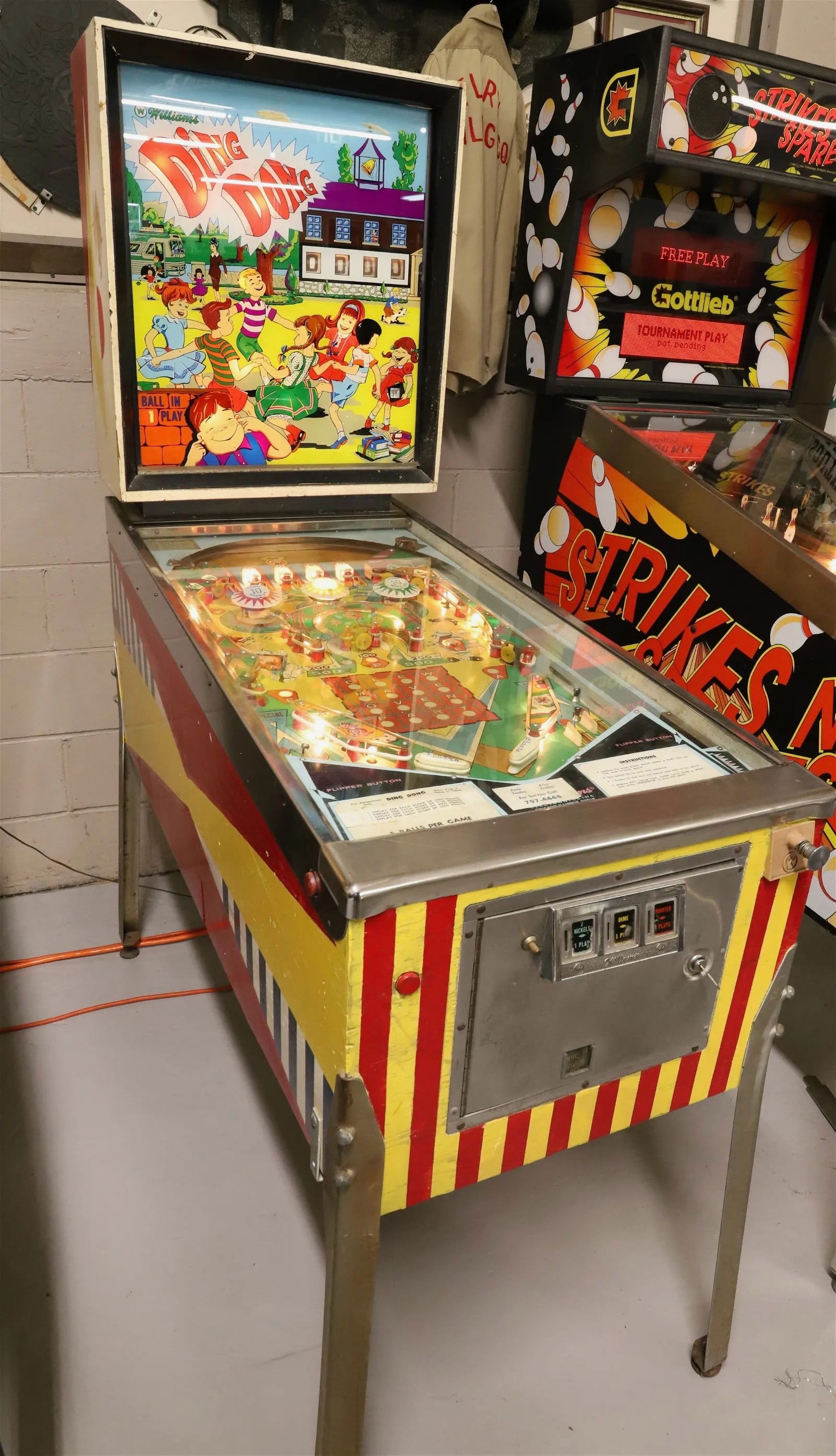 DING DONG PINBALL MACHINE (1 of 11)