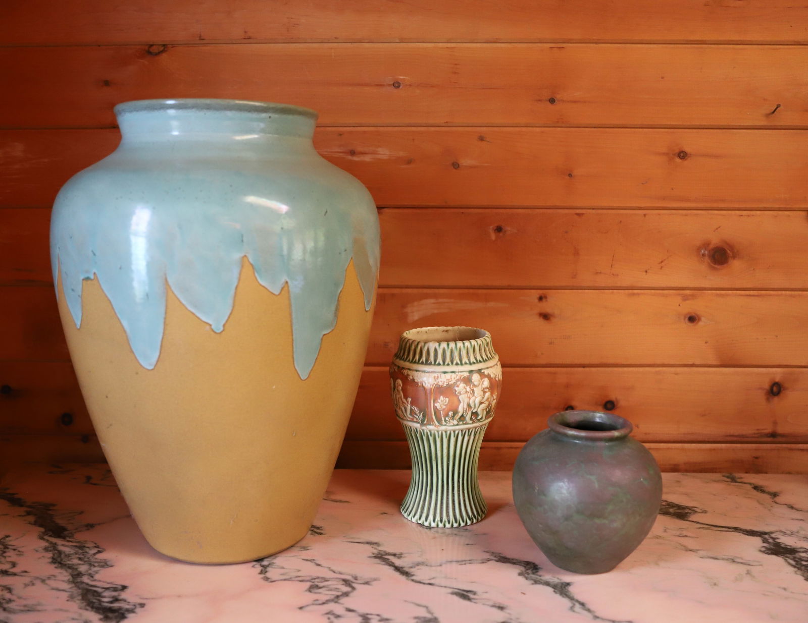 LOT OF POTTERY VASES (1 of 7)