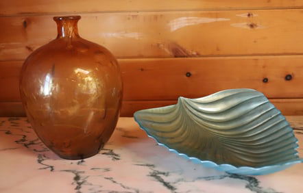 ART GLASS VASE AND LEAF BOWL
