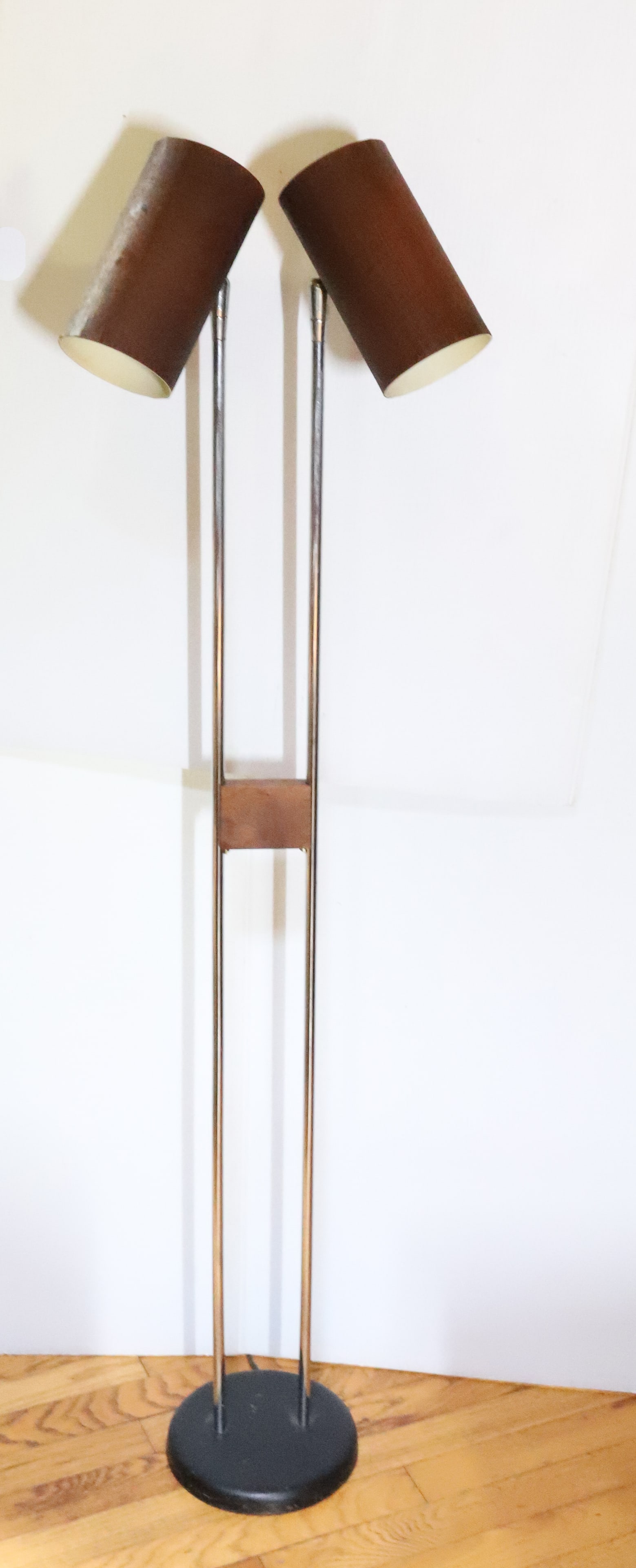 GEORGE NELSON HOLZZYLINDER FLOOR LAMP (1 of 6)