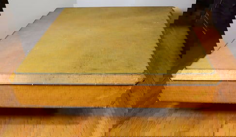 SQUARE WOODEN COFFEE TABLE