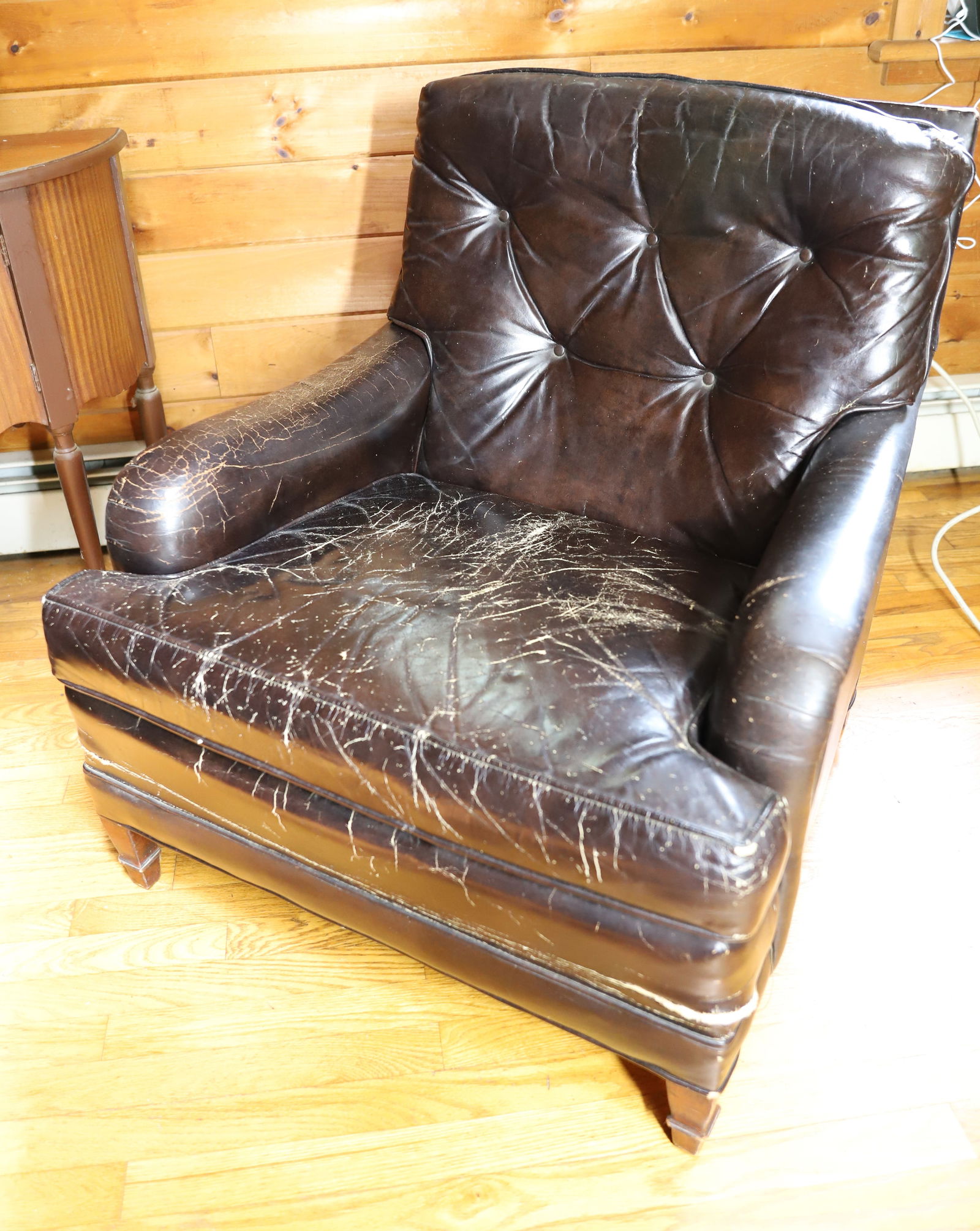 PAIR OF W&J SLOANE LEATHER ARMCHAIRS (1 of 9)