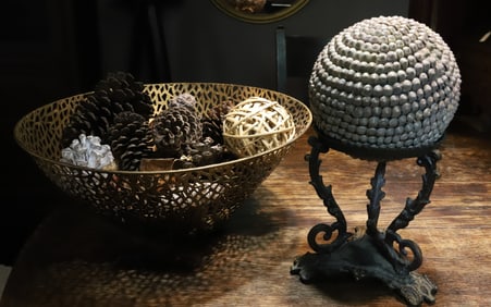 CONTEMPORARY BOWL AND STAND WITH BALL