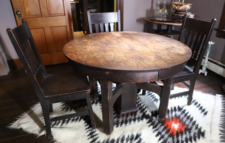 ARTS AND CRAFTS ROUND OAK TABLE AND CHAIRS
