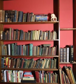 LOT OF ANTIQUE AND CONTEMPORARY BOOKS