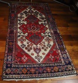 VINTAGE ORIENTAL RUG