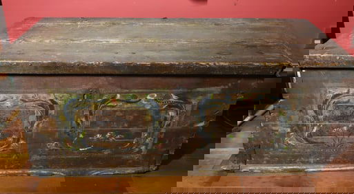 EARLY PAINTED CHEST