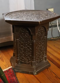 POTTERY STAND