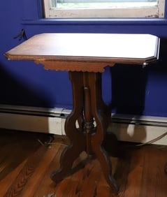 VICTORIAN OAK STAND