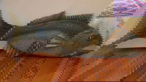 DECORATIVE METAL FISH DISPLAY