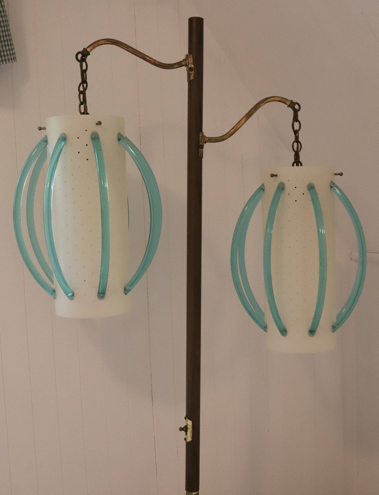 MID CENTURY MODERN LIGHT: FLOOR LAMP WITH TWO MOLDED SHADES AND GREEN LUCITE ARCHES. 66" H. PLEASE READ CAREFULLY – THIS IS AN ONLINE ONLY AND ONSITE AUCTION. THE ADDRESS WILL BE GIVEN AFTER THE AUCTION HAS ENDED AND TO 