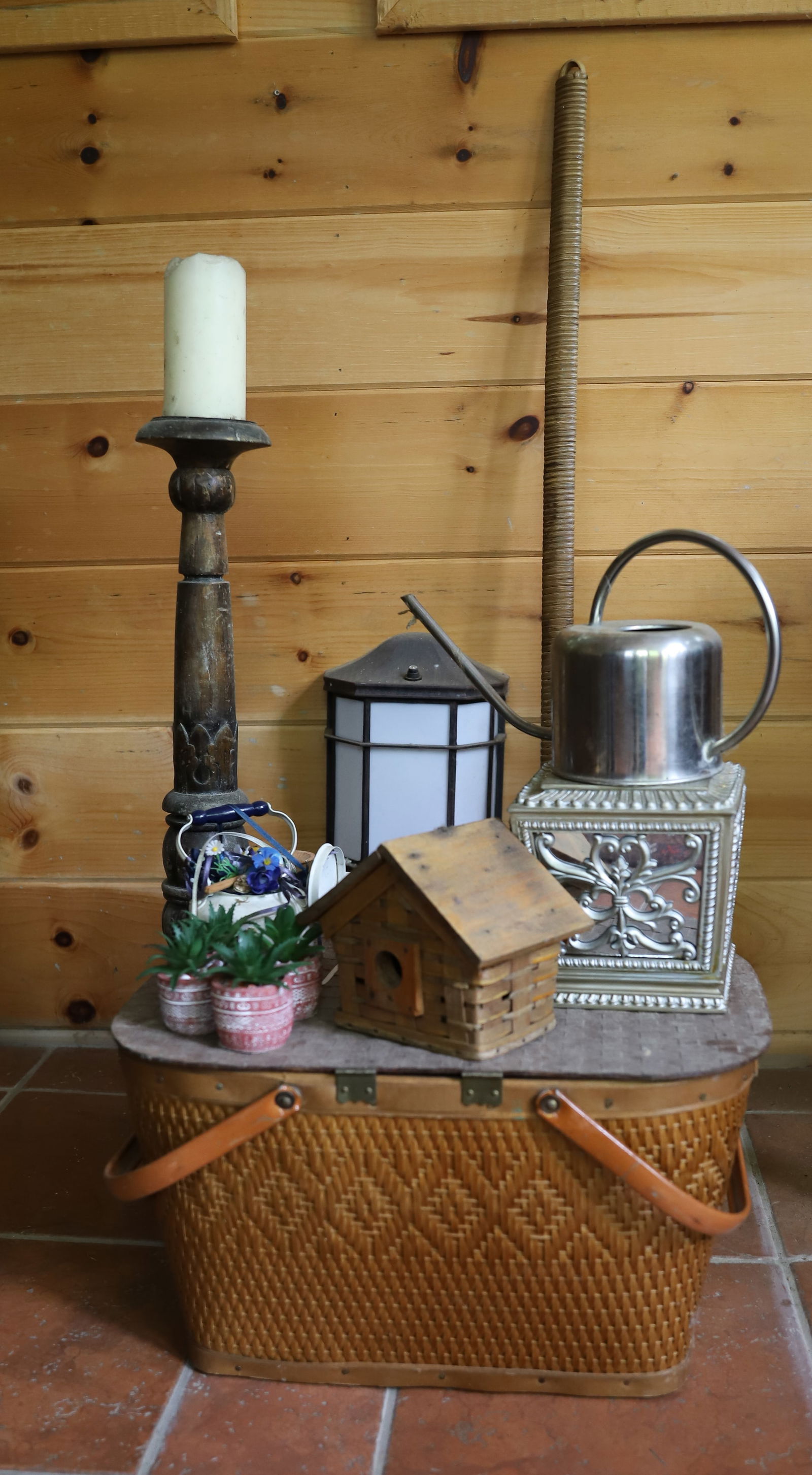 LOT OF DECORATIVE ACCESSORIES (1 of 3)