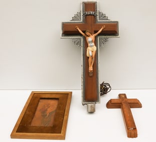 LIGHT-UP VINTAGE CRUCIFIX