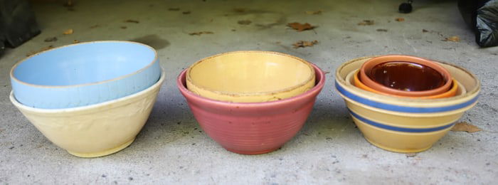 LARGE LOT OF MIXING BOWLS