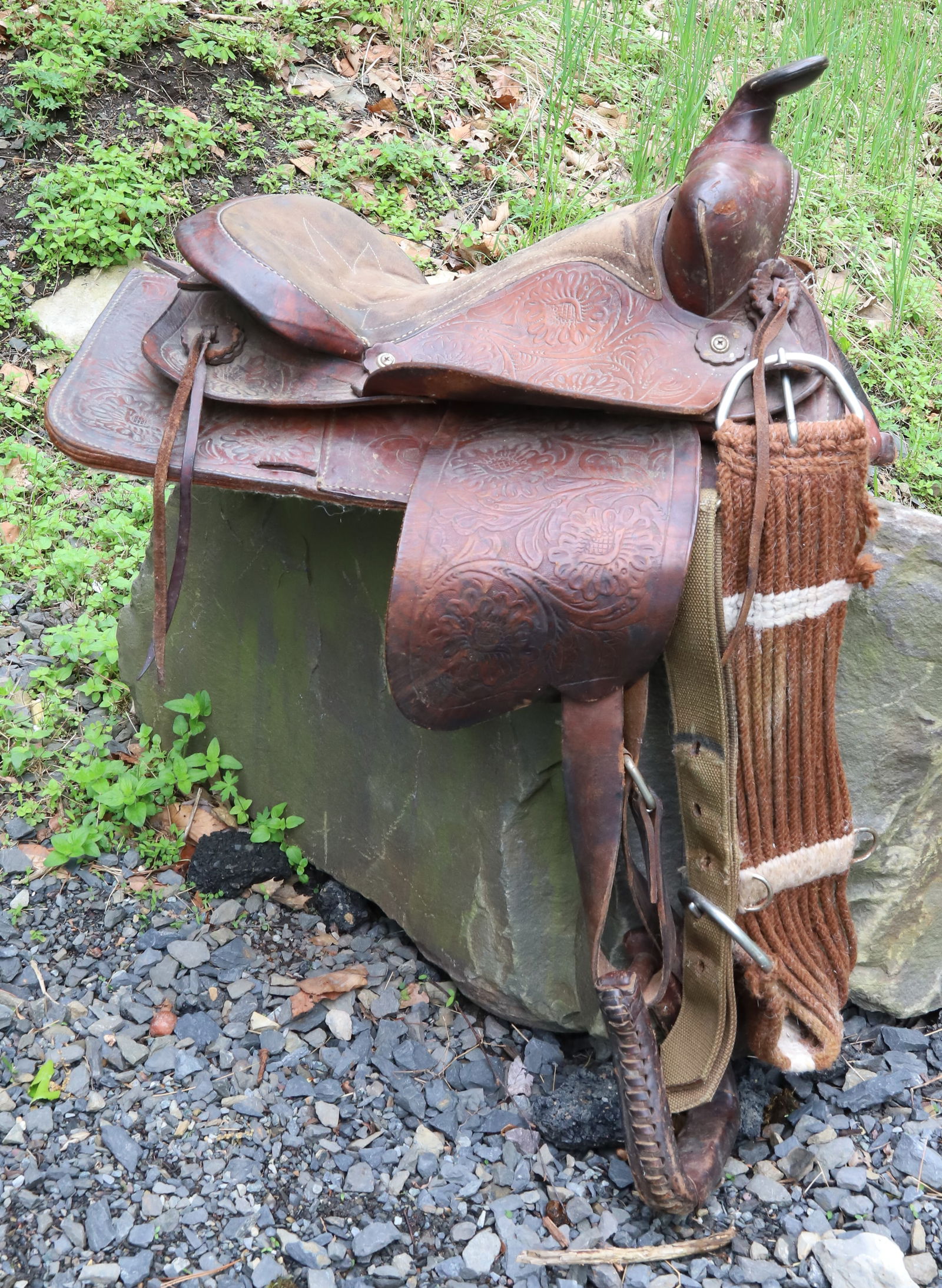 LEATHER HORSE SADDLE (1 of 6)