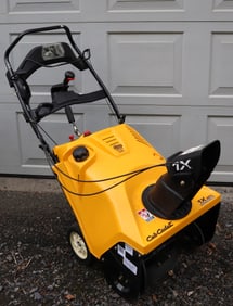 CUB CADET 1X SNOW BLOWER