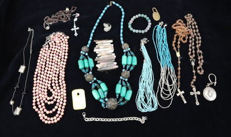 COSTUME JEWELRY LOT