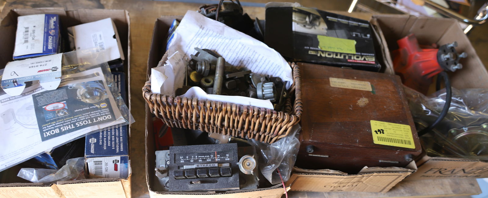 LOT OF AUTOMOTIVE PARTS (1 of 7)