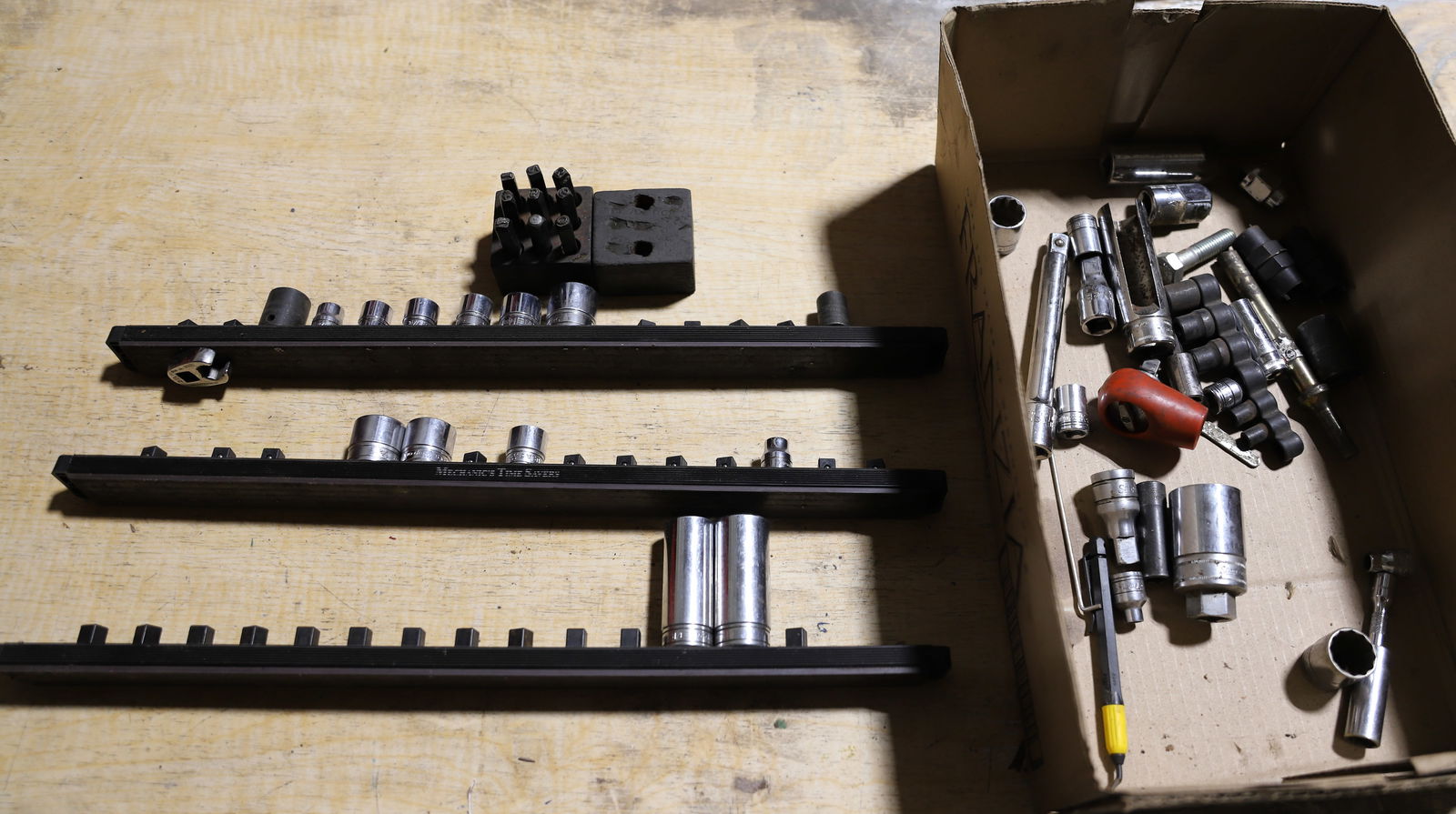 SNAP-ON AND OTHER SOCKETS (1 of 5)