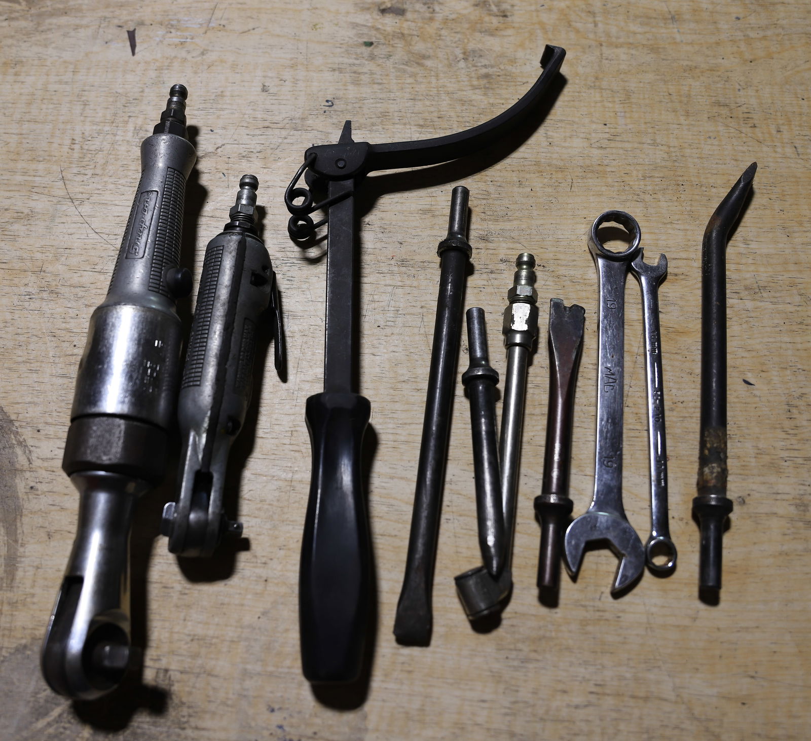 SNAP-ON AIR IMPACT TOOLS AND MORE: TWO AIR IMPACT WRENCHES AND MORE. Terms: PLEASE READ CAREFULLY - Terms for Purchasing and Shipping of Auction Items. Please read carefully before bidding. All payments for purchases will be made throu