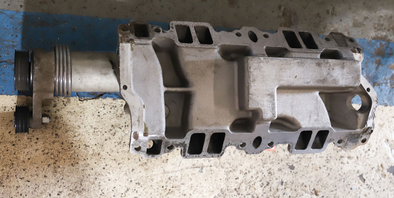 SMALL BLOCK CHEVY  WEIAND SUPERCHARGER (1 of 3)