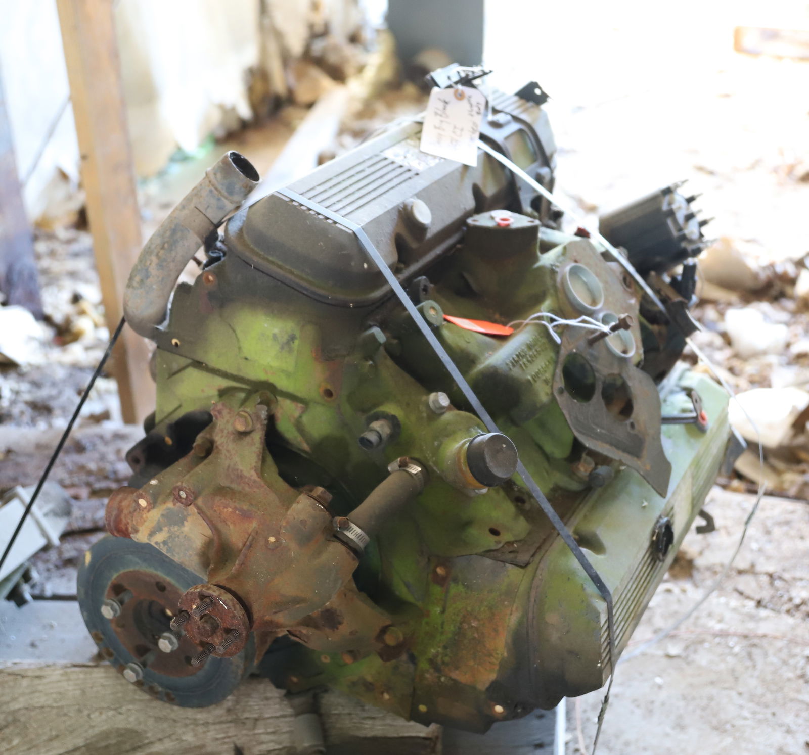 CHEVY BIG BLOCK 454 CI FUEL INJECTED ENGINE (1 of 2)