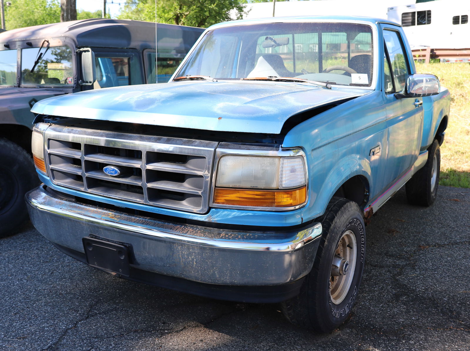 1992 F-150 FORD FLARESIDE: V8 5.0 L WITH OVERDRIVE. 4X4. NEEDS FUEL TANK. STARTS WITH STARTER FLUID. Terms: PLEASE READ CAREFULLY - Terms for Purchasing and Shipping of Auction Items. Please read carefully before bidding. All p