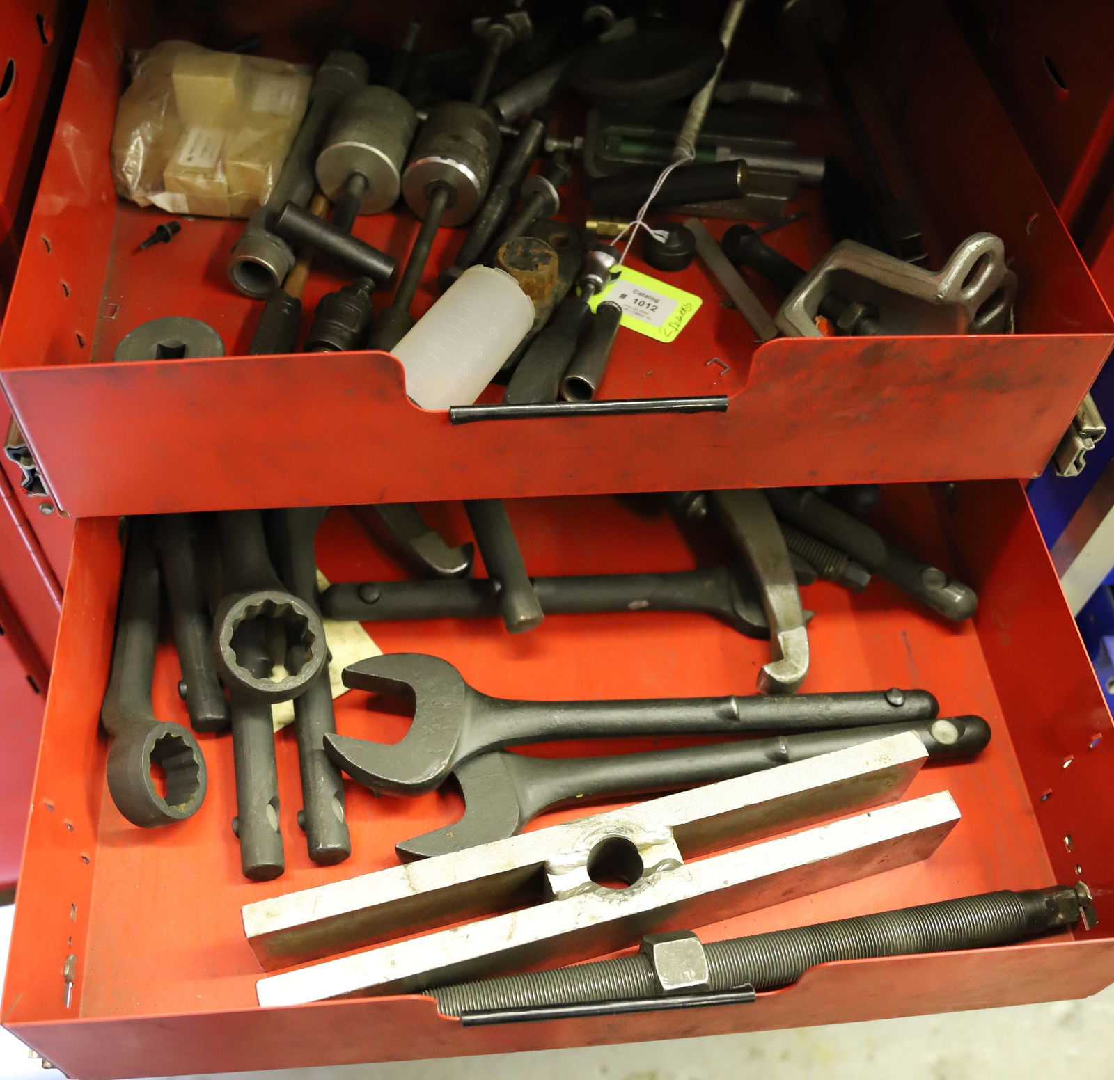 SNAP ON TOOLS AND WHEEL PULLER- 2 DRAWERS: SNAP ON WRENCHES AND MORE PLEASE READ CAREFULLY - Terms for Purchasing and Shipping of Auction Items. Please read carefully before bidding. All payments for purchases will be made through LiveAuctione