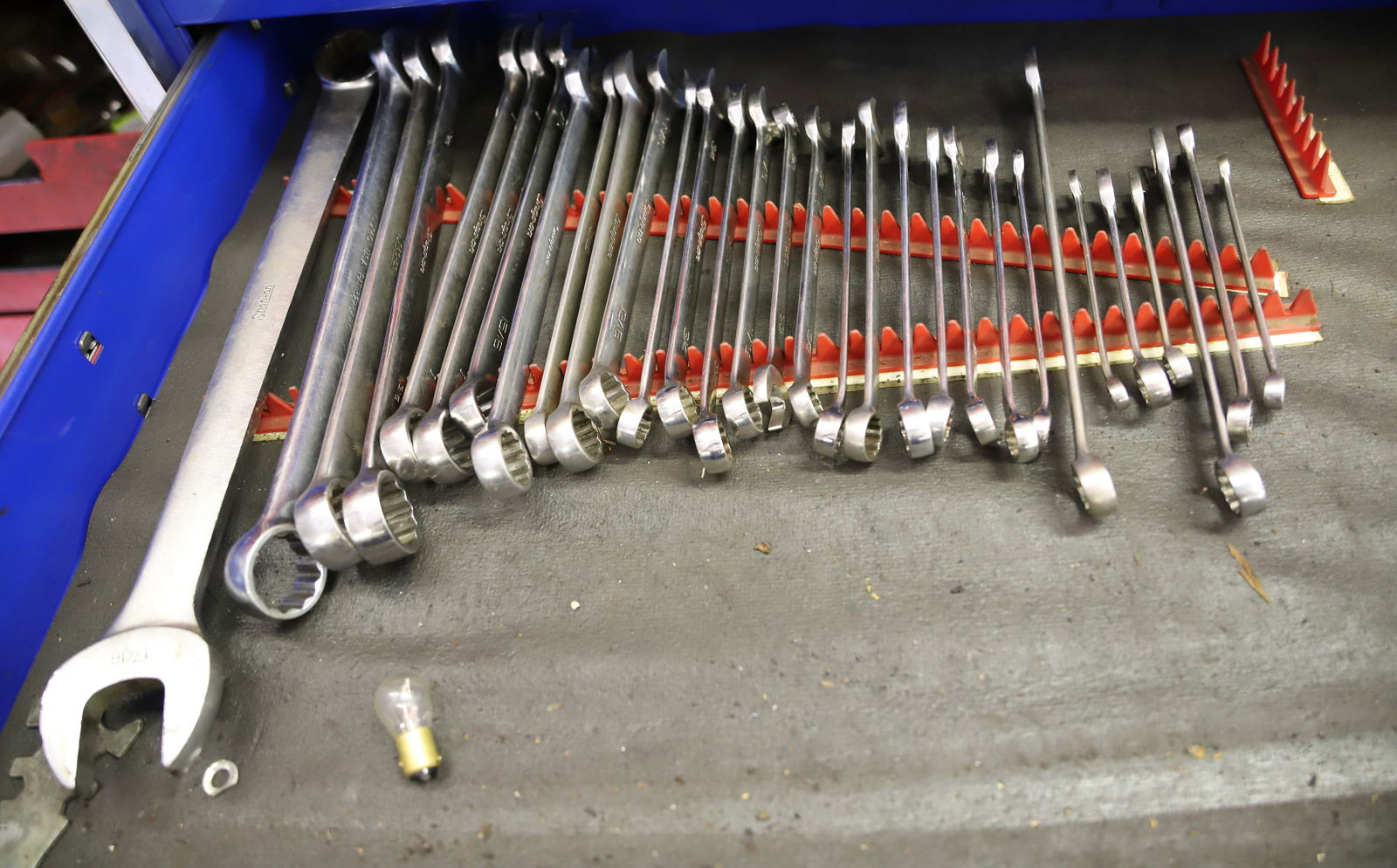LOT OF SNAP ON WRENCHES (1 of 3)