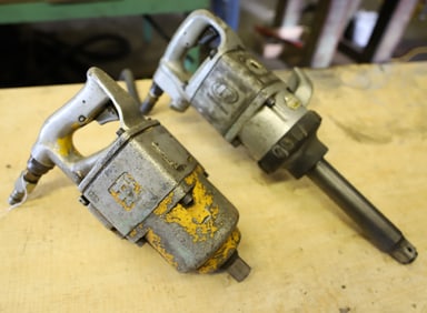 2 IMPACT WRENCHES