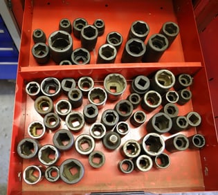LOT OF SOCKETS