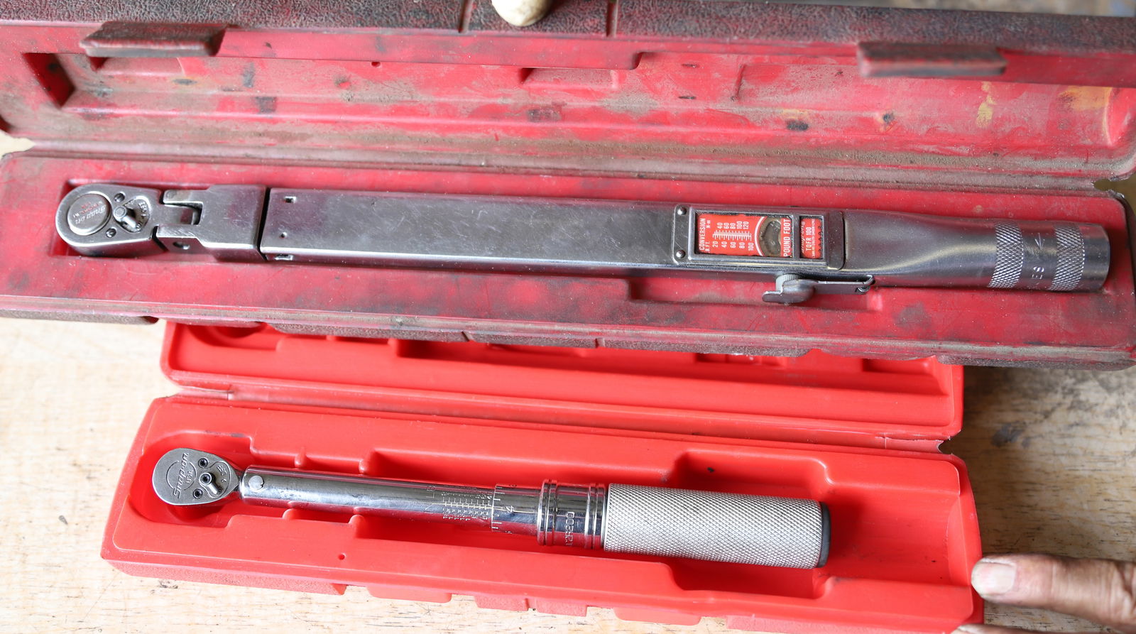 SNAP ON TOOLS: PR. OF TORQUE WRENCHES PLEASE READ CAREFULLY - Terms for Purchasing and Shipping of Auction Items. Please read carefully before bidding. All payments for purchases will be made through LiveAuctioneers