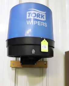 TORK WIPERS DISPENSER