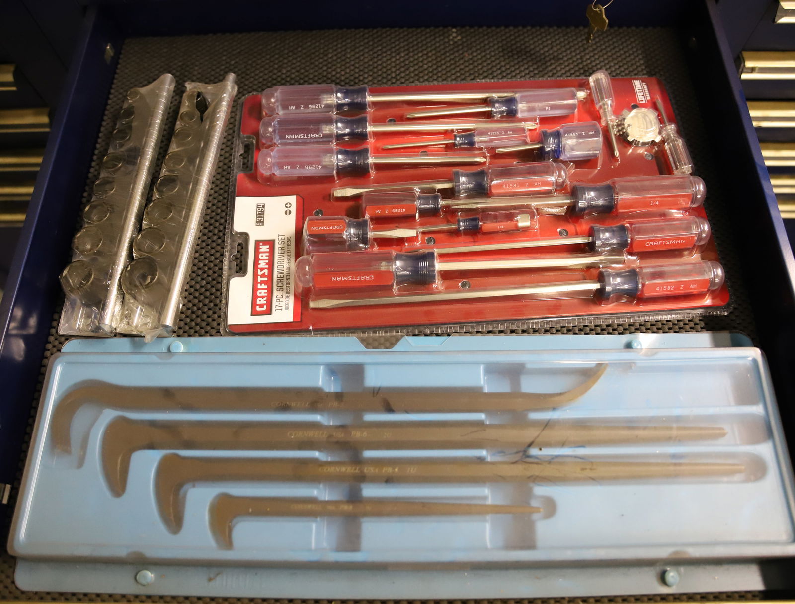 PRY BARS, SCREWDRIVERS AND SOCKETS (1 of 4)