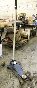 FLOOR JACK