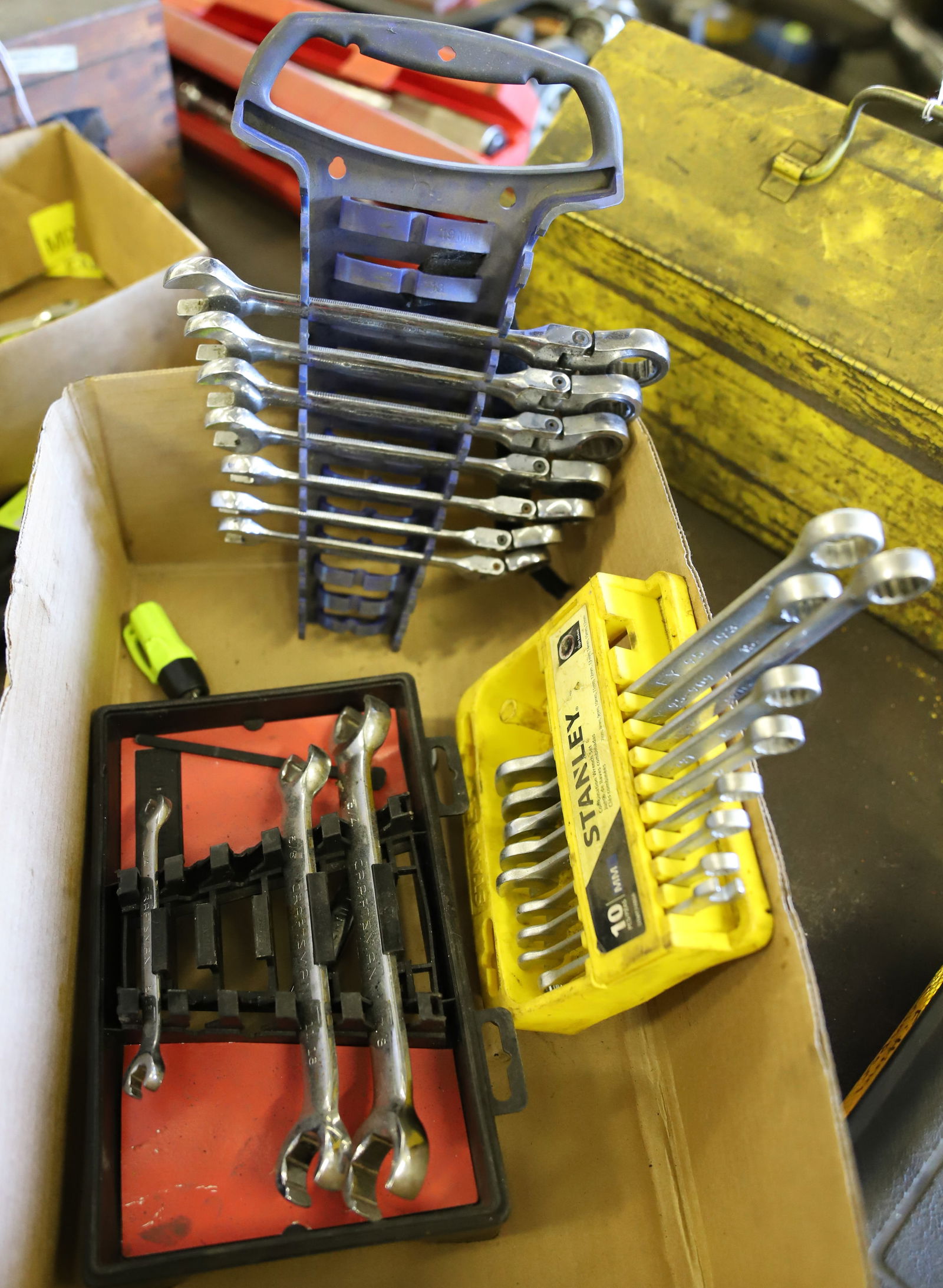 GEARWRENCH, STANLEY AND CRAFTSMAN (1 of 1)