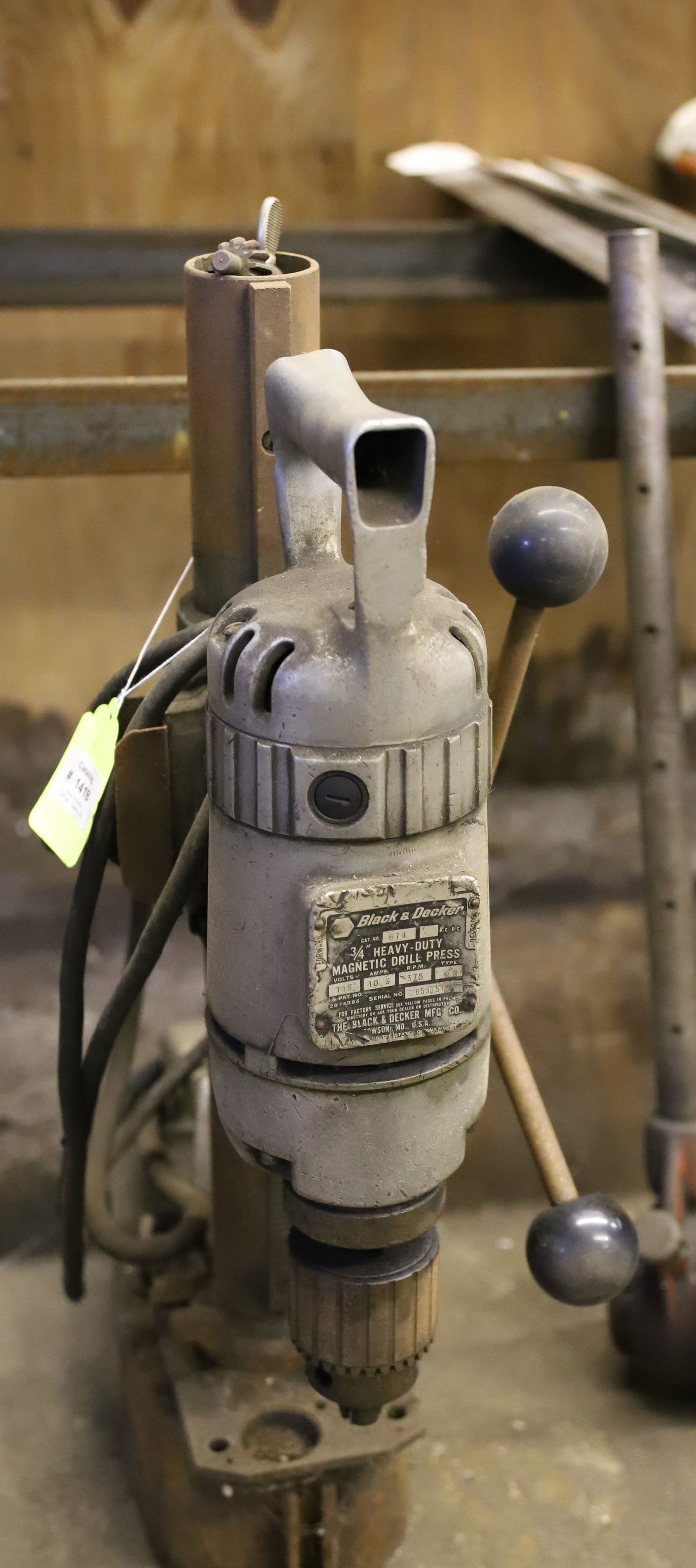 BLACK & DECKER MAGNETIC DRILL PRESS (1 of 1)